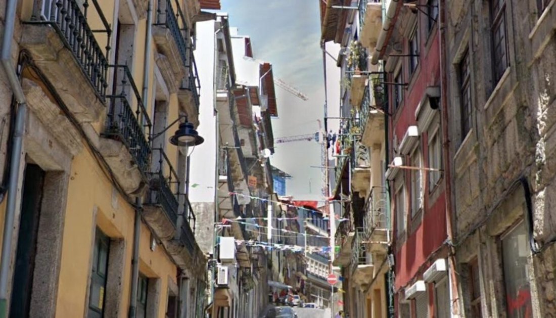 Apartment in Cedofeita, Santo Ildefonso, Se, Miragaia, Sao Nicolau e Vitoria, Porto District, Portugal 1 - 17408910