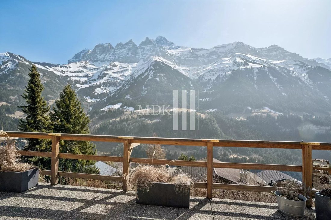 Chalet With Spectacular Views Of The Dents Du Midi Mountains