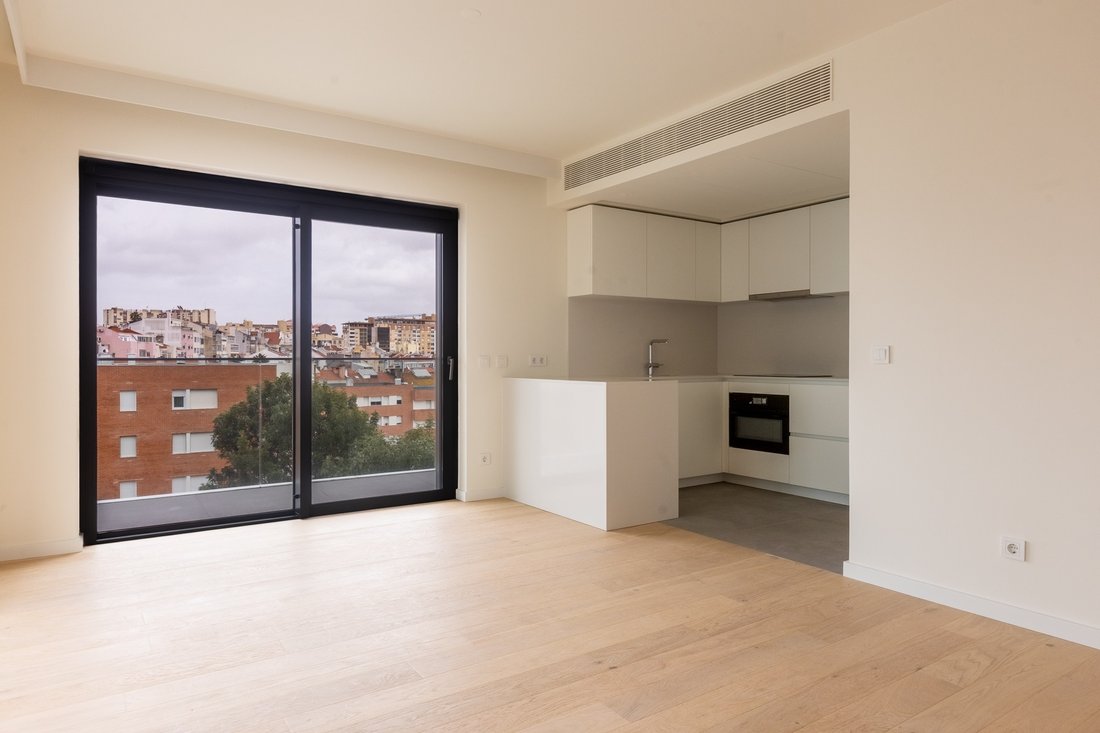Apartment in Avenidas Novas, Lisbon, Portugal 5 - 17409502