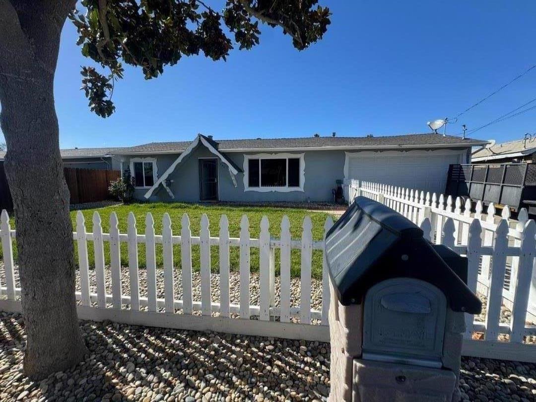 House in Hollister, California, United States 1 - 17411808