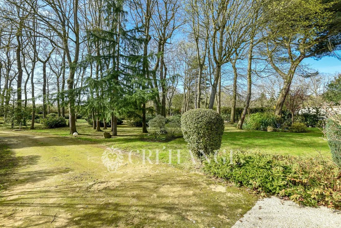 House in Sud, Le Mesnil-le-Roi, France 3 - 17410340
