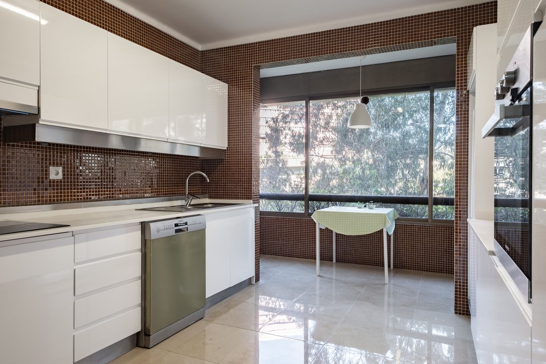 Apartment in Sao Domingos de Benfica, Lisbon, Portugal 2 - 17412297