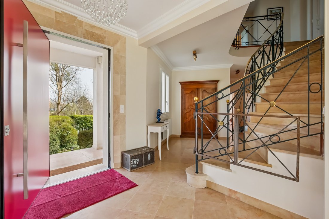 House in Le Plateau, Louveciennes, France 2 - 17411876