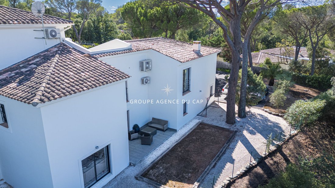 Villa in Le Dramont-Agay-Anthéor-Le Trayas, Saint-Raphaël, France 4 - 17408377