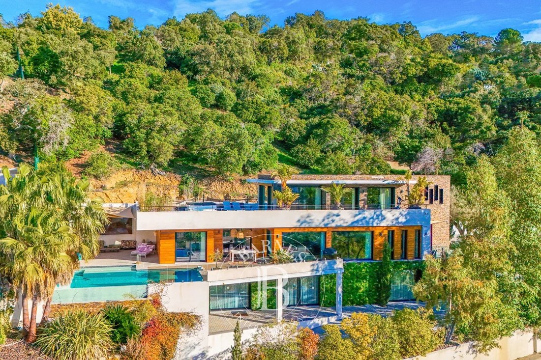 Villa in Les Issambres, Roquebrune-sur-Argens, France 1 - 17415809