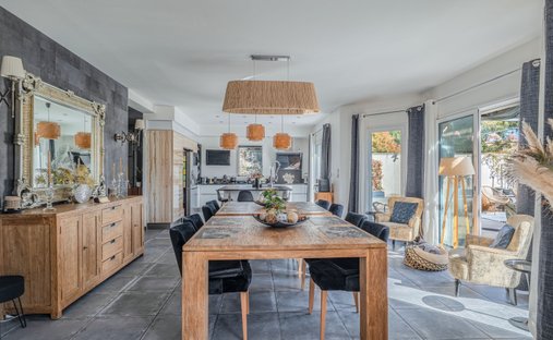 House in Sainte-Foy-lès-Lyon, Auvergne-Rhône-Alpes, France 1