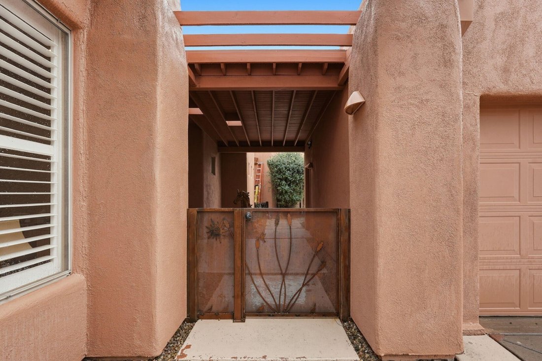 Tucson, Arizona, United States 4 - 17412609
