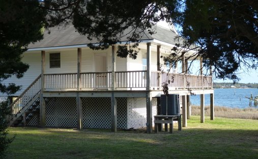 House in Broad Creek, North Carolina, United States 1