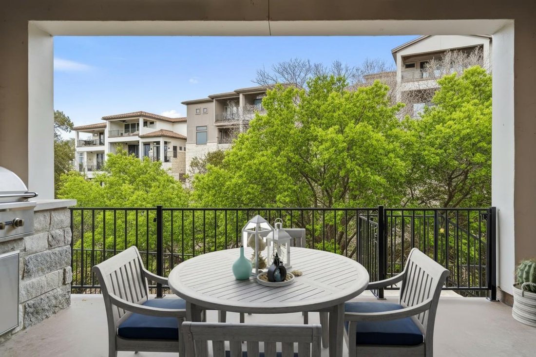 Condo in The Hills, Texas, United States 3 - 17417440