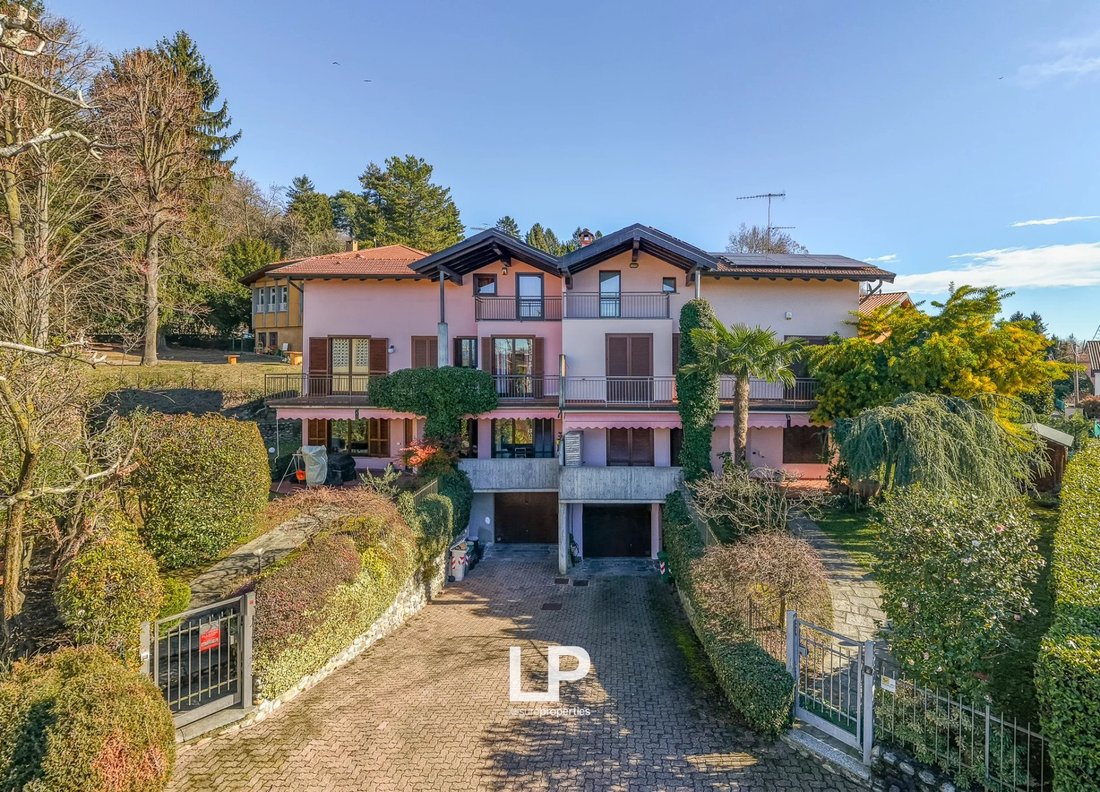 Appartement à Casciago, Lombardie, Italie 1 - 17416344