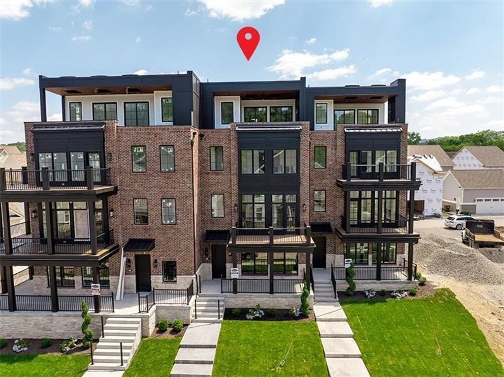 House in Oakmont, Pennsylvania, United States 1 - 17412806