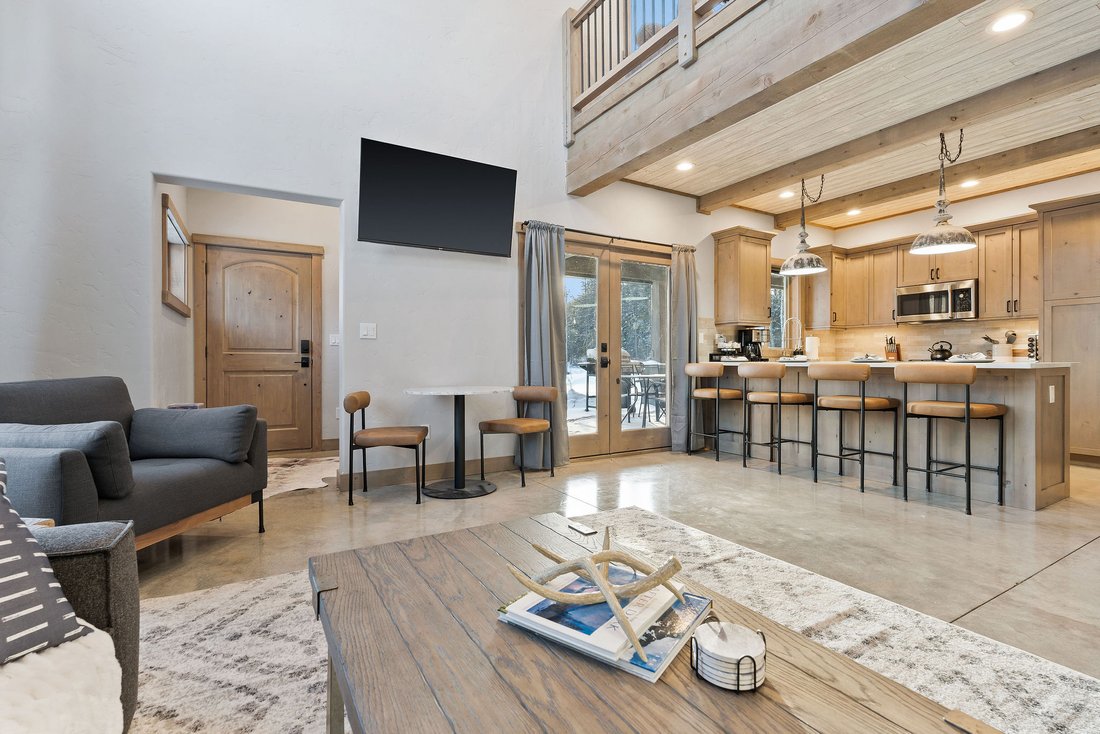 Condo in Columbia Falls, Montana, United States 4 - 17414500