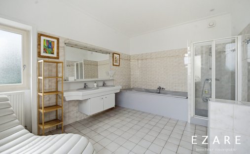 19th Century Château With 4,34 Hectare Wooded Park Swimming Pool Burgundy, Near Beaune