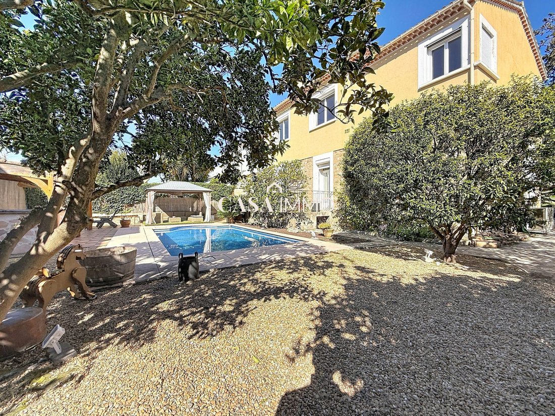 House in Hyeres, Provence-Alpes-Côte d'Azur, France 1 - 17412872
