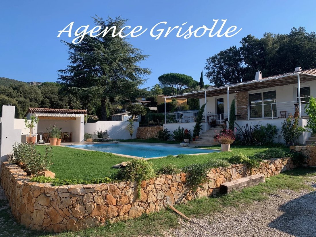 Villa in Sainte-Anastasie-sur-Issole, Provence-Alpes-Côte d'Azur, France 1 - 14710788
