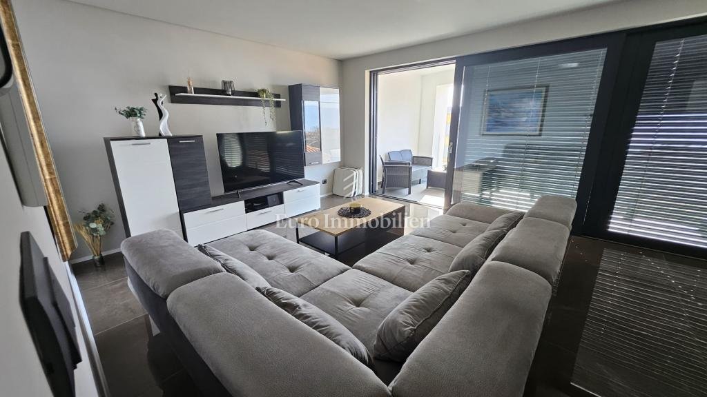 Apartment in Mjesni odbor Centar-Susak, Grad Rijeka, Primorje-Gorski Kotar County 2 - 17414362