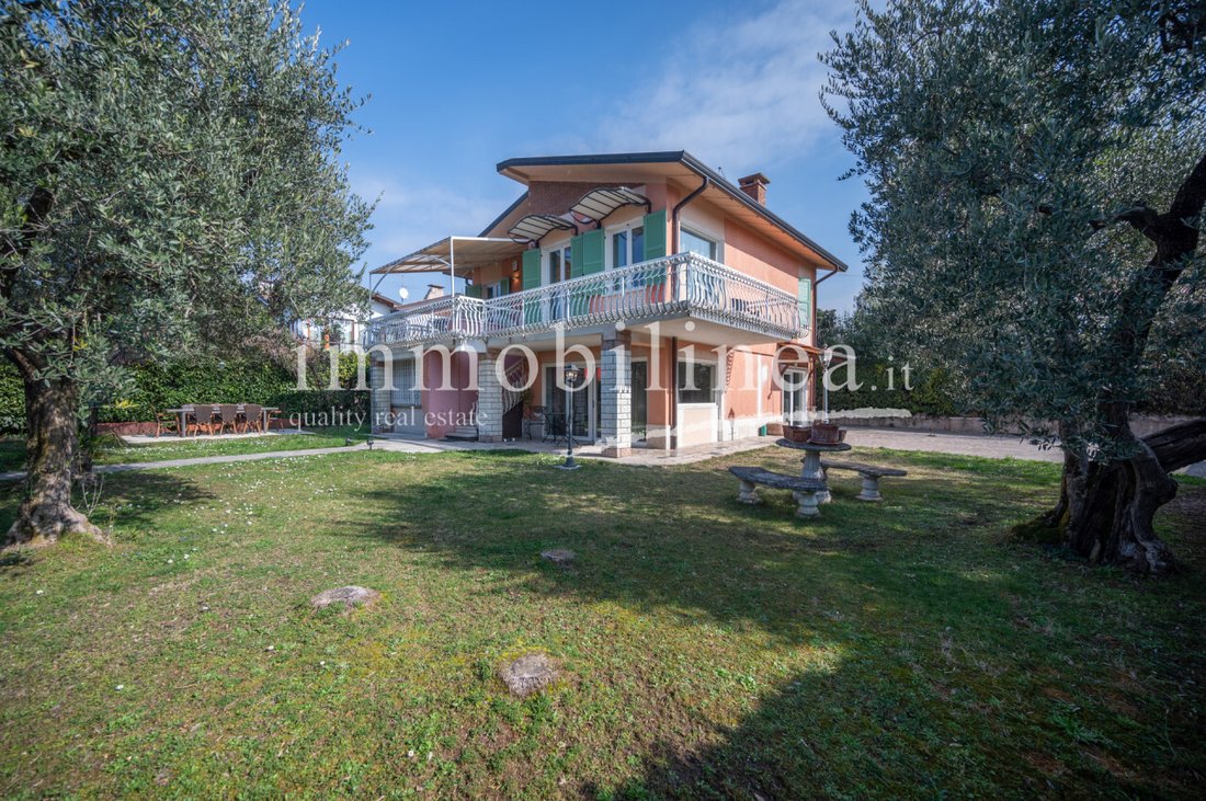 Villa in Lazise, Veneto, Italy 2 - 17415746
