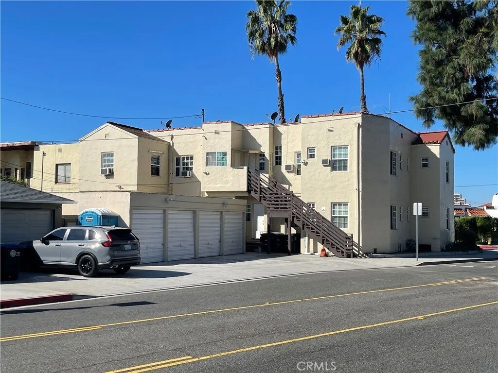 Glendale, California, United States 3 - 16558807