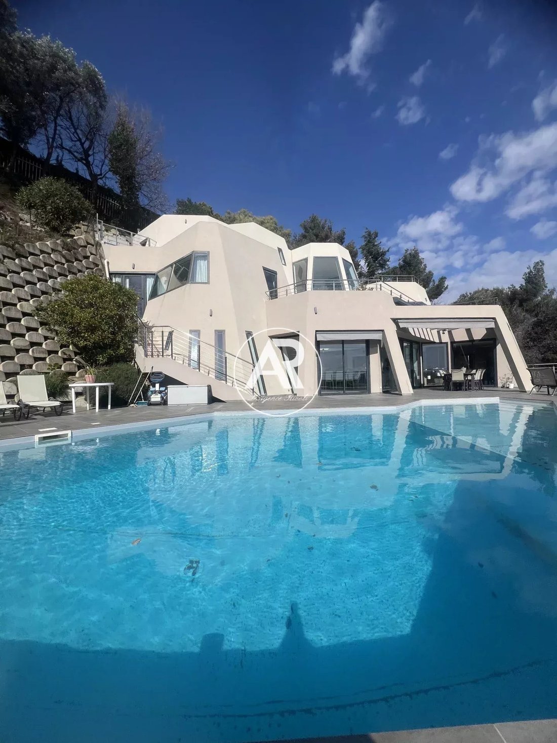 Villa in Menton, Provence-Alpes-Côte d'Azur, France 1 - 17420471