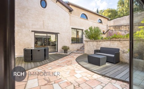 House in Jouars-Pontchartrain, Ile-de-France, France 1