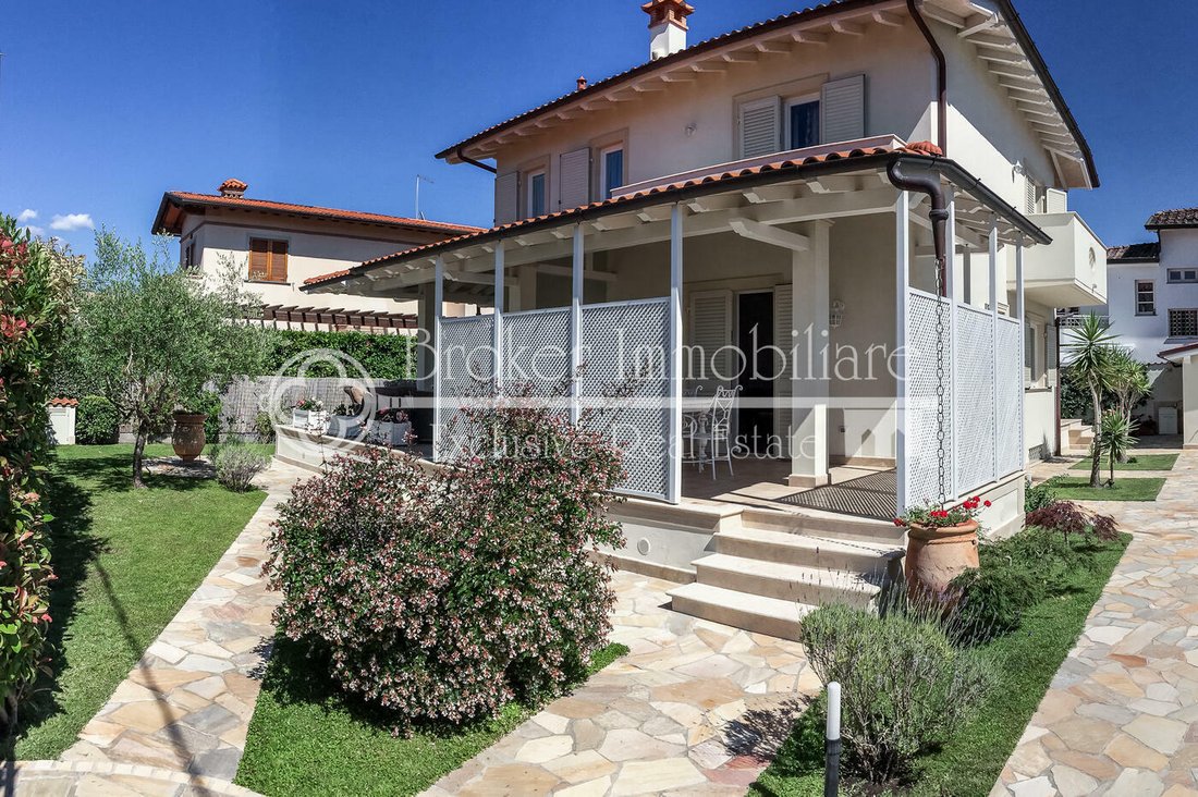 Villa in Tonfano, Pietrasanta, Italy 1 - 17418553