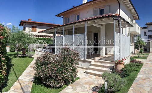 Villa a Tonfano, Pietrasanta, Italia 1