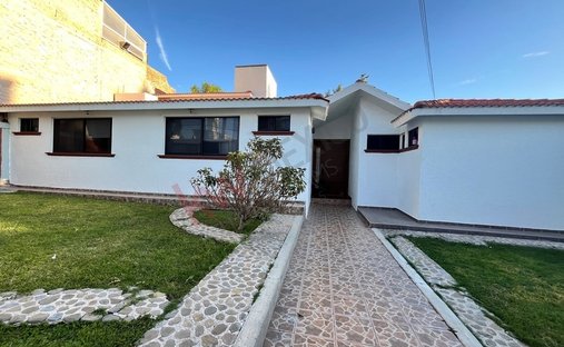 House in Juriquilla, Querétaro, Mexico 1
