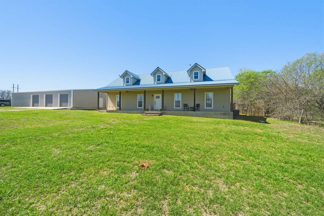 House in Lockhart, Texas, United States 1 - 17236121