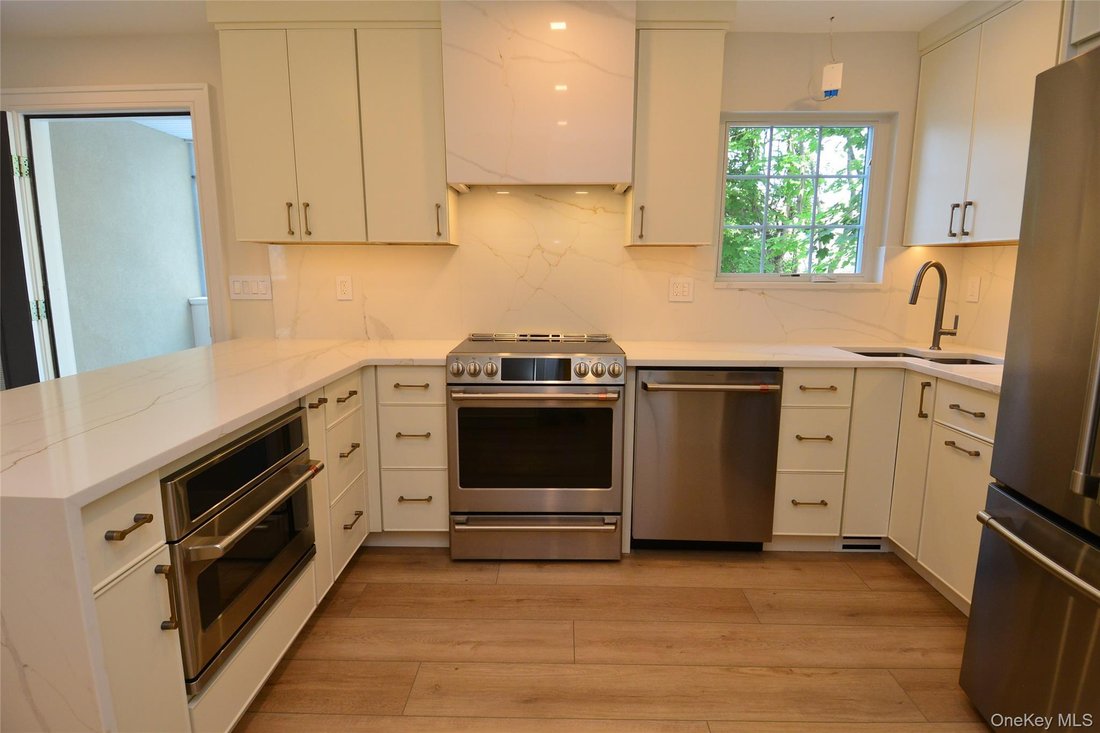 House in Eastchester, New York, United States 5 - 17421425