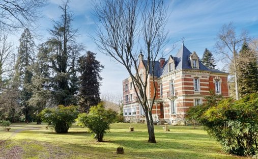 At The Gates Of Périgord Noir, On The Outskirts Of Souillac Towards Sarlat, In The Center Of A Magni