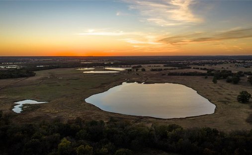 House in Bridgeport, Texas, United States 1