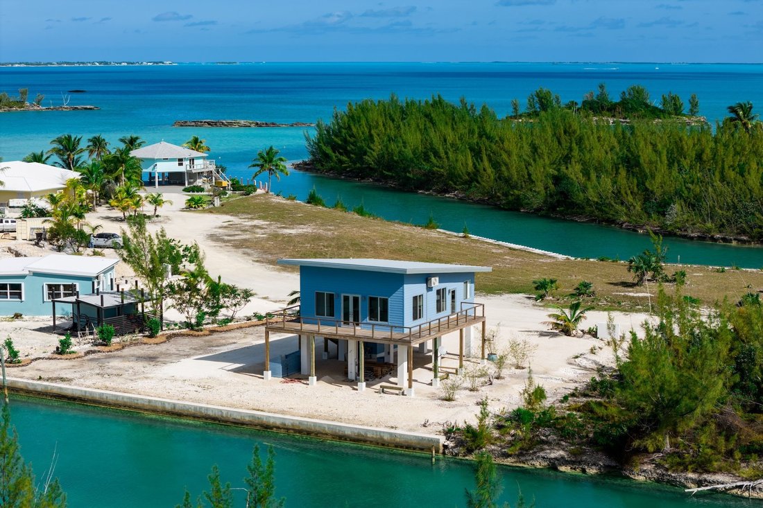 House in Treasure Cay, Central Abaco, The Bahamas 1 - 17420304