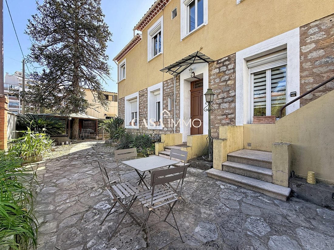 House in Hyeres, Provence-Alpes-Côte d'Azur, France 5 - 17412872