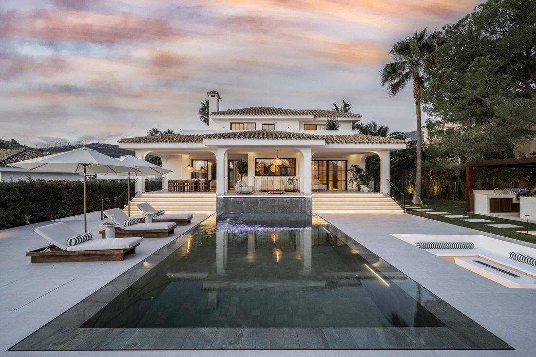 Villa in Marbella, Andalusia, Spain 1 - 17421472