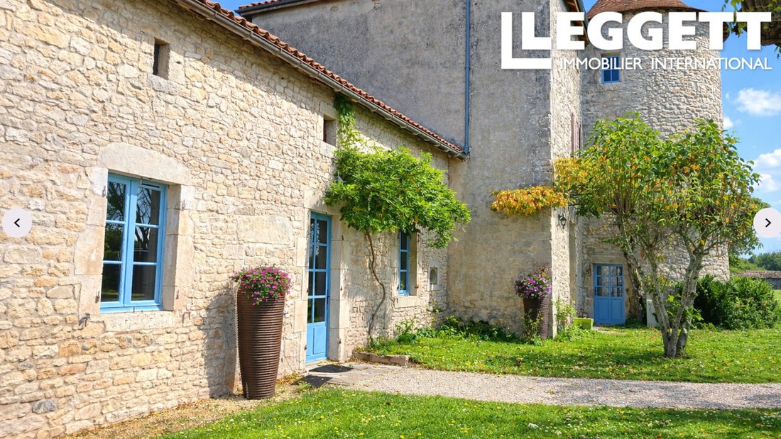 Farm Ranch in Vouleme, Nouvelle-Aquitaine, France 1 - 16873475