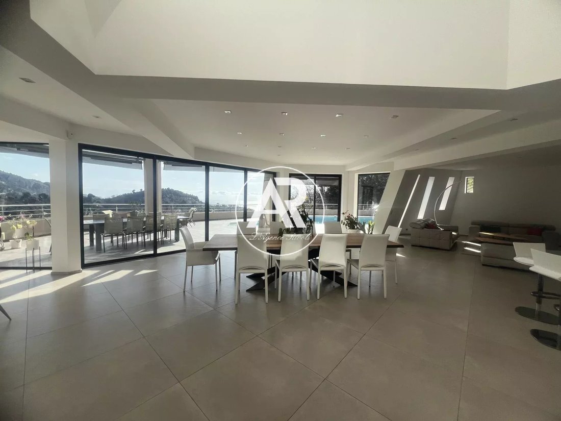 Villa in Menton, Provence-Alpes-Côte d'Azur, France 3 - 17420471
