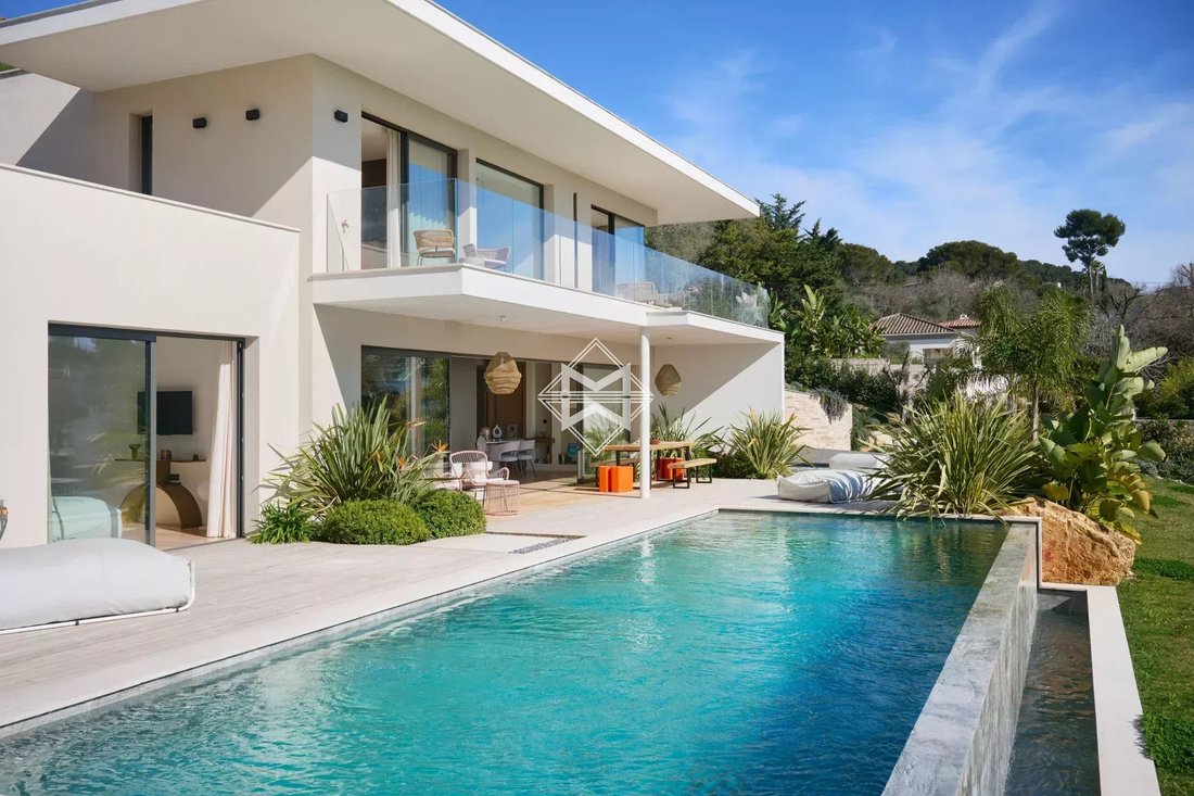 Villa in Cannes, Provence-Alpes-Côte d'Azur, France 2 - 17408761