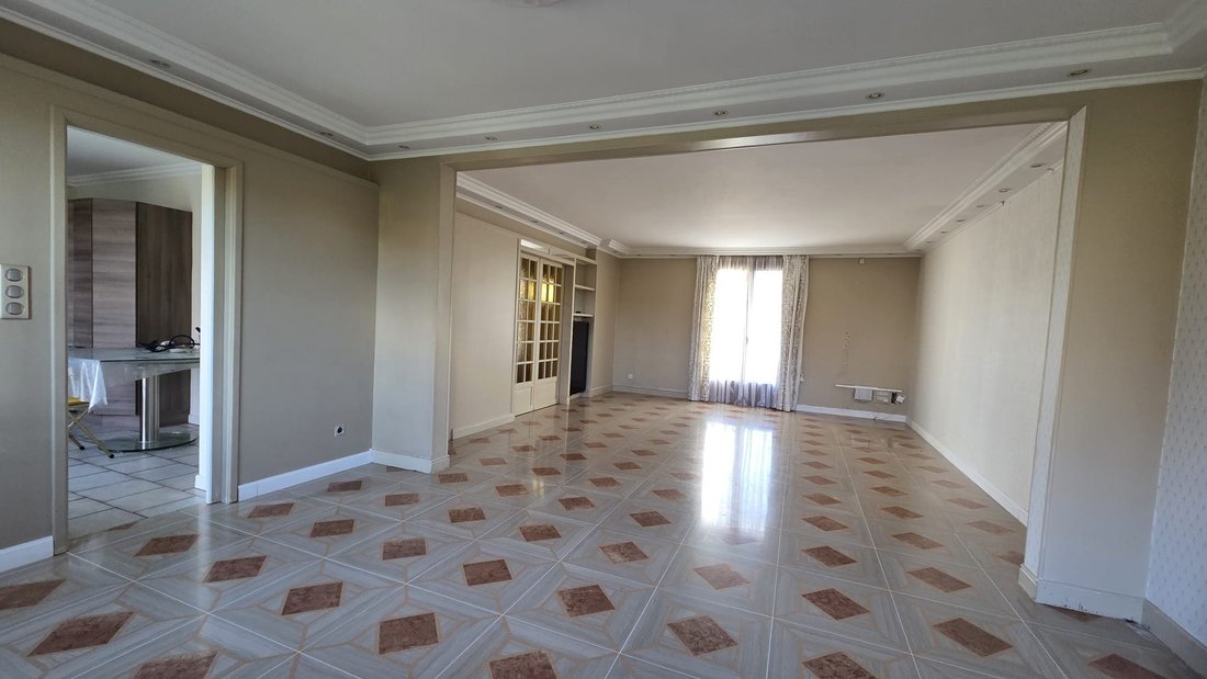 House in Le Blanc-Mesnil, Ile-de-France, France 4 - 17244870