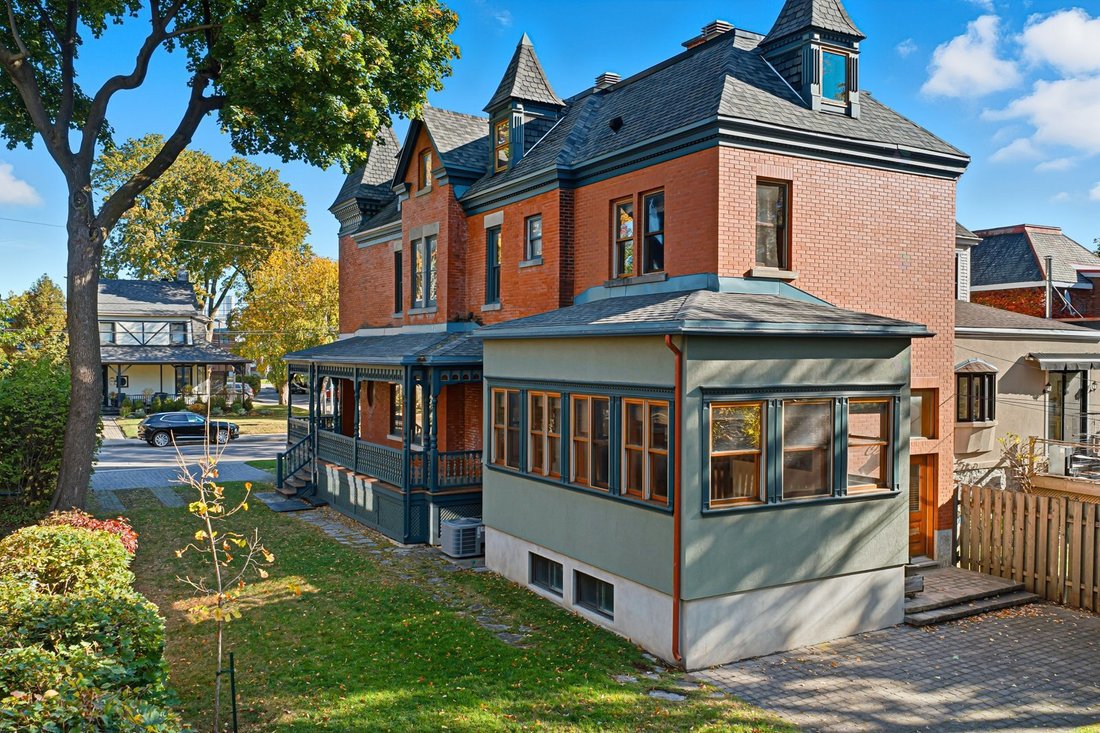 House in Montreal West, Quebec, Canada 2 - 16463657