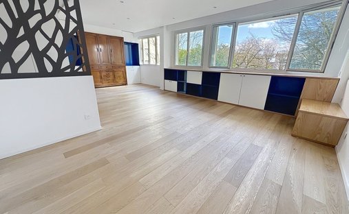 Apartment in Saint-Cloud, Ile-de-France, France 1