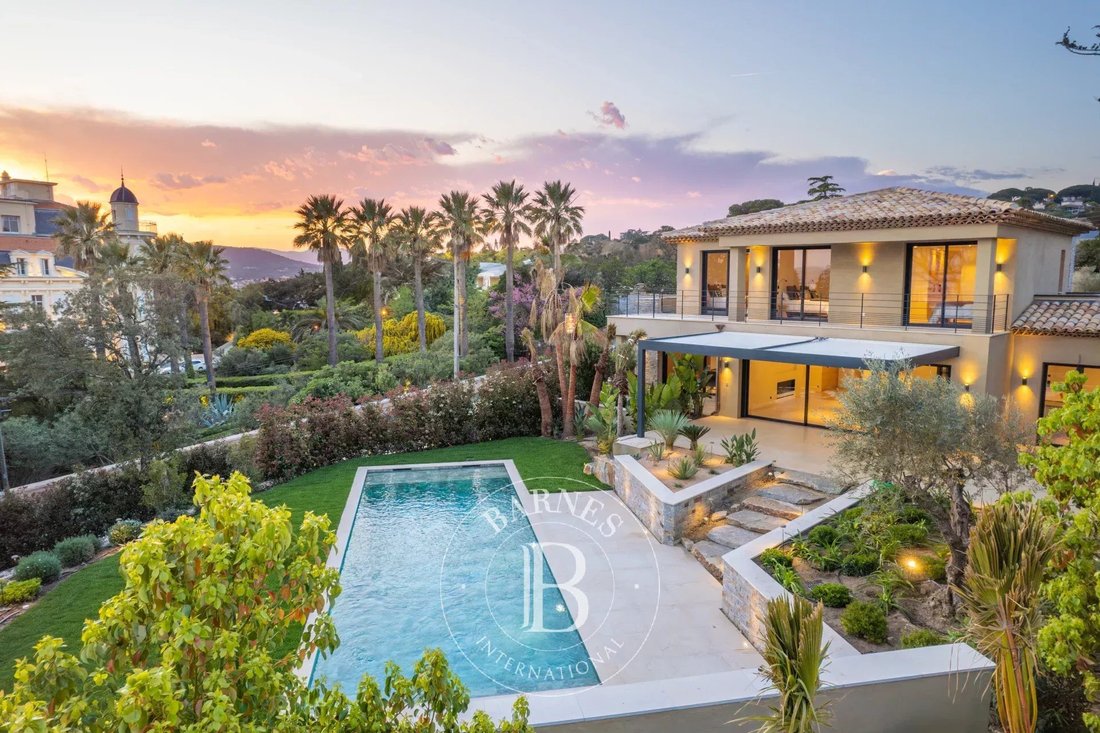 Villa in Ville-Les Saquedes-Le Bouillonnet, Sainte-Maxime, France 1 - 13702540