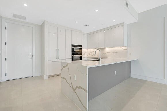 Condo in Lake Park, Florida, United States 4 - 17418296