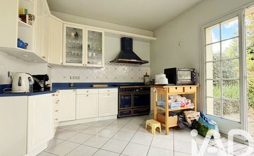 House in Leclerc, Joinville-le-Pont, France 1