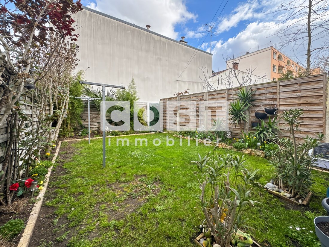 House in Gennevilliers, Ile-de-France, France 2 - 17412854