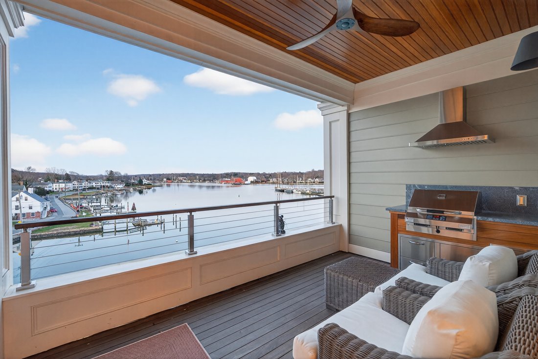 House in Groton, Connecticut, United States 1 - 17413321