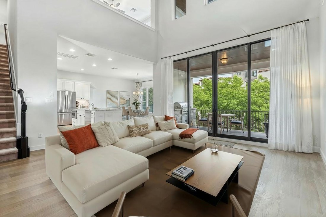 Condo in The Hills, Texas, United States 1 - 17417440