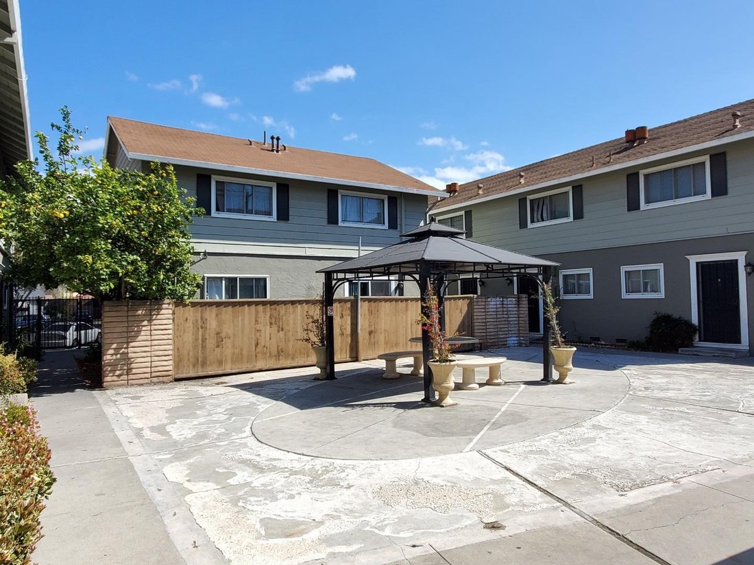 Santa Clara, California, United States 4 - 17413857