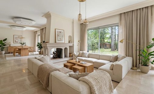 Villa in La Châtaigneraie-La Feuillaume Sud, La Celle-Saint-Cloud, France 1