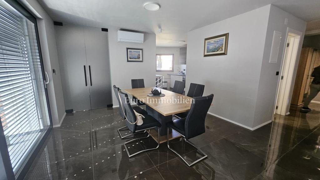 Apartment in Mjesni odbor Centar-Susak, Grad Rijeka, Primorje-Gorski Kotar County 3 - 17414362