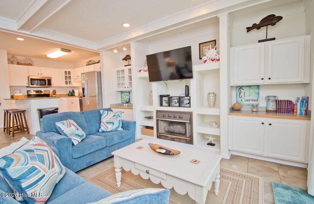 Condo in Emerald Isle, North Carolina, United States 4 - 17413481